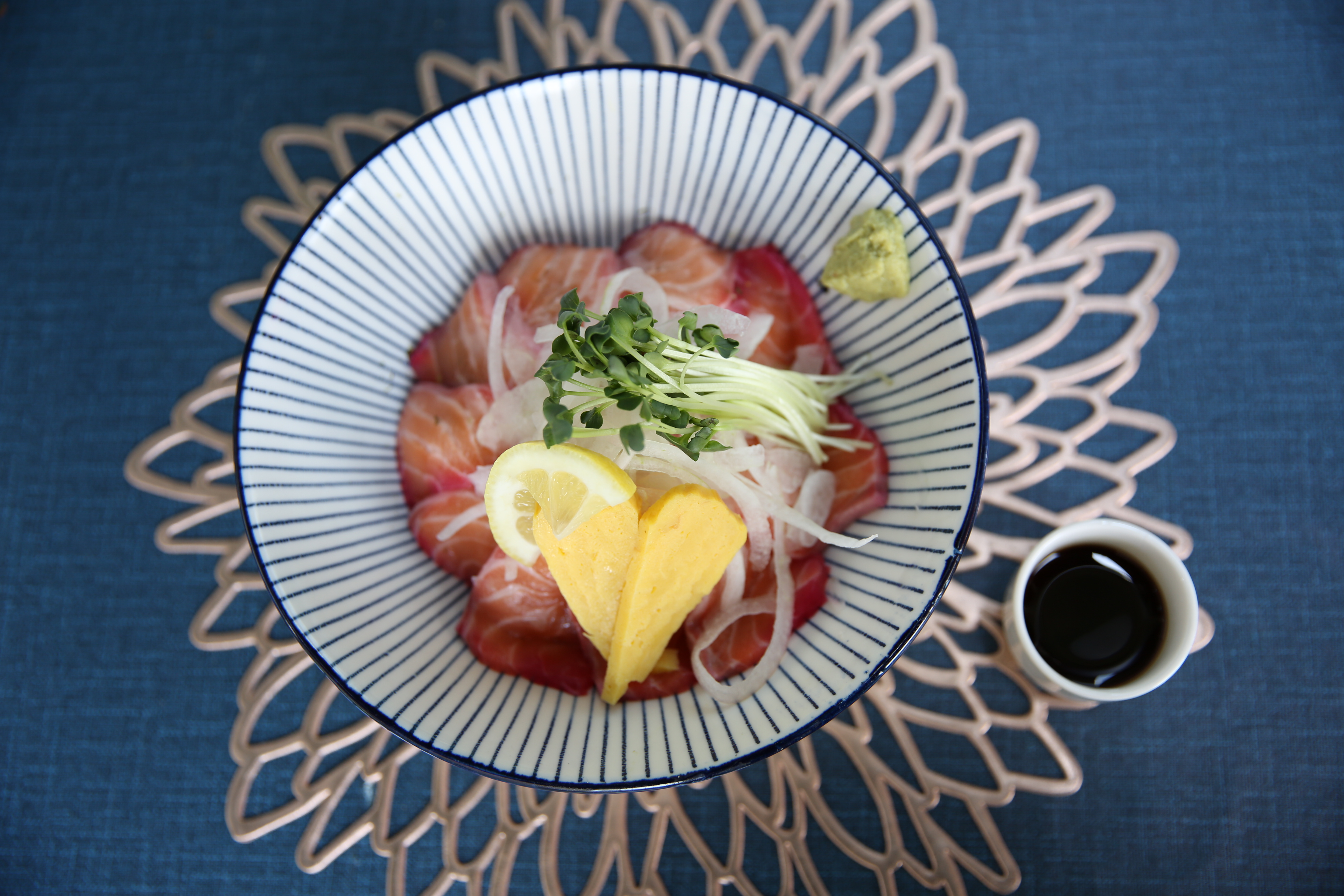 오이시 프리미엄 사시미 - 신선한 제철 회